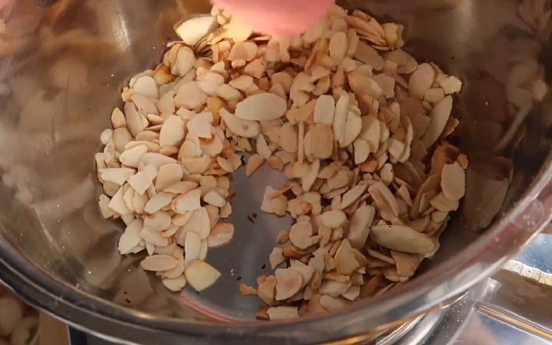 Rang chín hạnh nhân