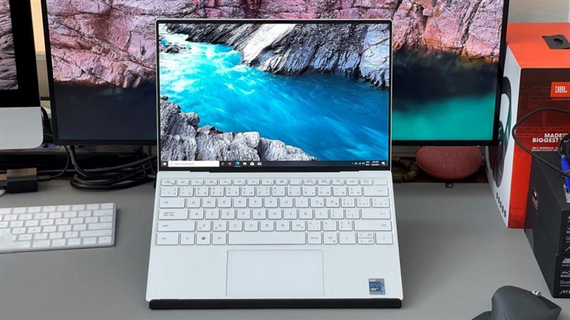 Dell XPS 13 sở hữu cấu hình mạnh mẽ đáng gờm, Dell XPS 13 thứ hai thì không ai thứ nhất!