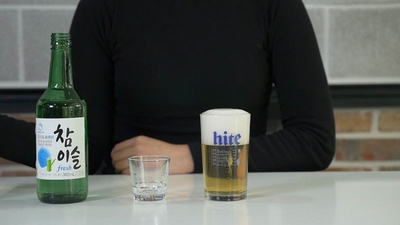 Nồng độ cồn của rượu Soju(20%) cao hơn bia (4% đến 5%)
