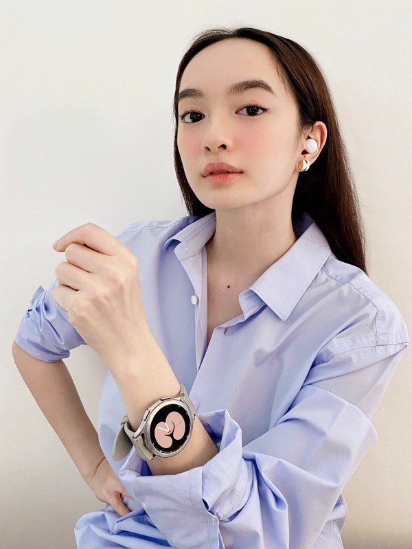 Cùng Kaity Nguyễn hiểu rõ chính mình, sống đỉnh toàn điện với Galaxy Watch 4 - vừa theo dõi tốt sức khỏe, vừa là phụ kiện thời trang Cùng Kaity Nguyễn hiểu rõ chính mình, sống đỉnh toàn điện với Galaxy Watch 4 - vừa theo dõi tốt sức khỏe, vừa là phụ kiện thời trang