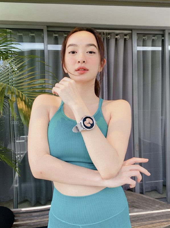 Cùng Kaity Nguyễn hiểu rõ chính mình, sống đỉnh toàn điện với Galaxy Watch 4 - vừa theo dõi tốt sức khỏe, vừa là phụ kiện thời trang Cùng Kaity Nguyễn hiểu rõ chính mình, sống đỉnh toàn điện với Galaxy Watch 4 - vừa theo dõi tốt sức khỏe, vừa là phụ kiện thời trang