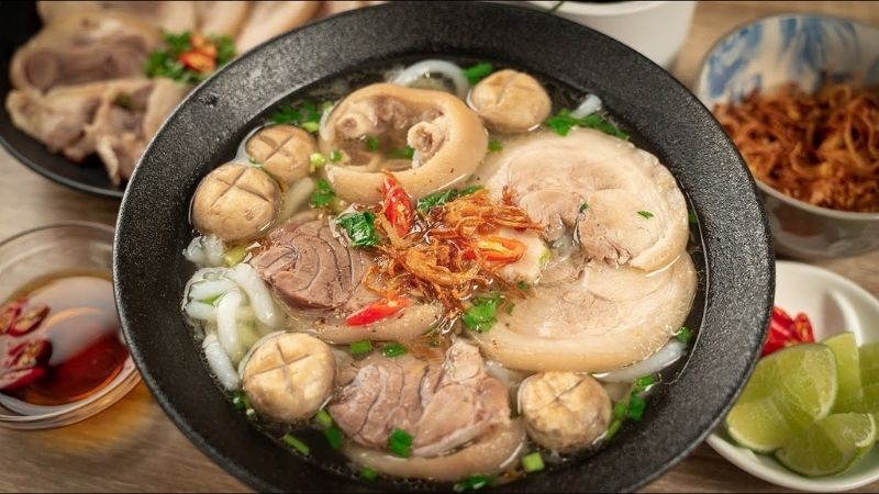 Bánh canh giò heo