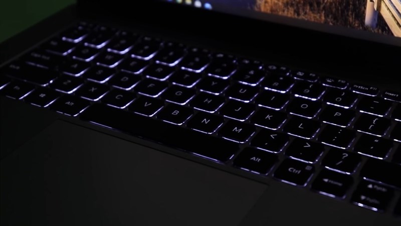 Bàn phím của Xiaomi Mi Notebook Pro 2021 có hỗ trợ đèn nền. Nguồn: Tech Singh.