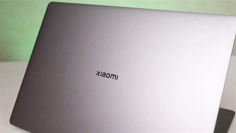 Nắp lưng của chiếc laptop này sẽ có logo Xiaomi. Nguồn: Tech Singh.