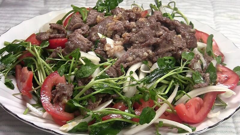 How to make delicious and nutritious beef salad at home