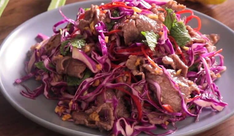 Cách làm bò trộn bắp cải tím giòn ngọt, thanh mát đơn giản tại nhà