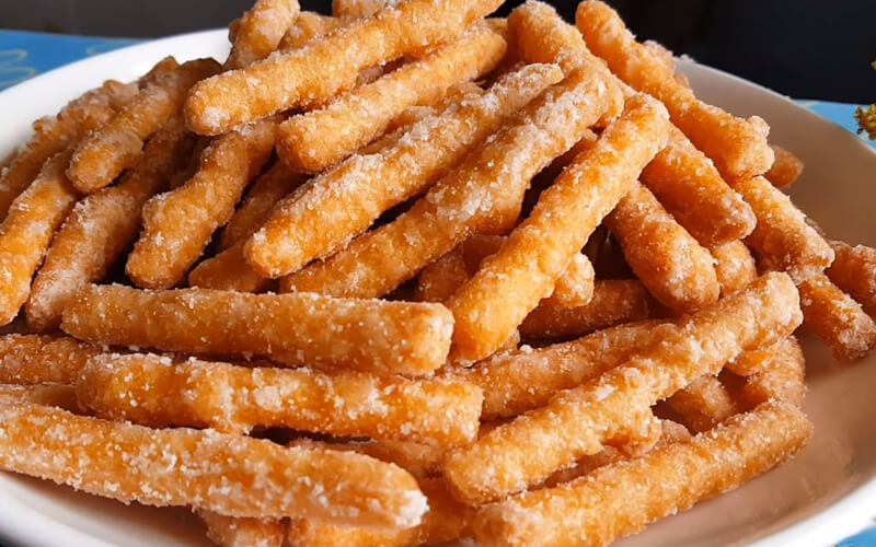 How to make delicious, easy-to-make crispy sugar fried sticks at home