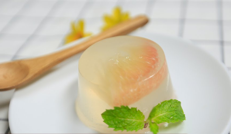 Cách làm thạch bưởi đào thơm mát giải nhiệt xua tan cái nắng
