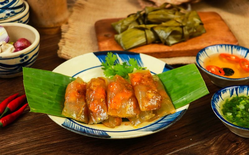How to make Hue filter cake filled with shrimp and meat wrapped in delicious banana leaves