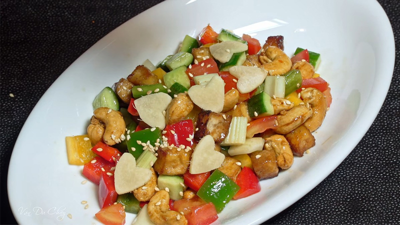 Thành phẩm salad cầu vồng chay