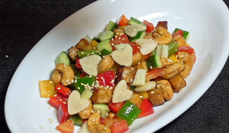 Cách làm món salad cầu vồng chay thanh đạm, đẹp mắt đổi vị cho ngày rằm