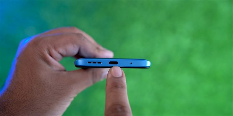 Cạnh dưới của Redmi 10 Prime.