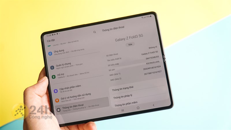 Galaxy Z Fold3 5G cấu hình nổi bật với con chip Snapdragon 888 cùng dung lượng RAM 12 GB. Galaxy Z Fold3 5G cấu hình nổi bật với con chip Snapdragon 888 cùng dung lượng RAM 12 GB.