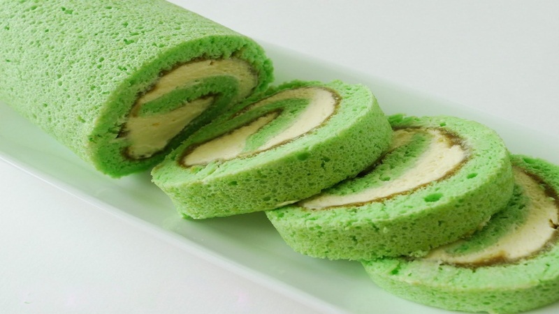 Instructions on how to make delicious and soft green tea rolls, easy to make at home