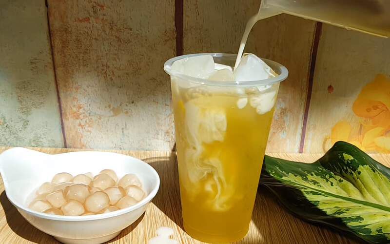 Detailed instructions on how to make simple pearl coconut milk cane juice at home