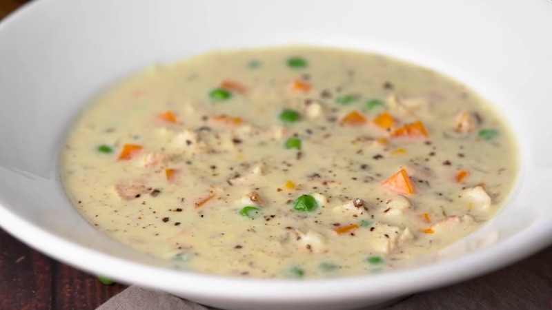 How to make delicious creamy chicken breast, carrot and pea soup at home