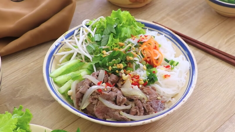How to make delicious and simple fried beef vermicelli with lemongrass and chili at home