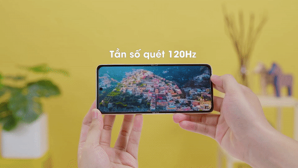 Màn hình tần số quét cao cho khả năng vuốt chạm mượt mà hơn trên Z Flip3