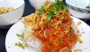 Cách làm nước sốt xôi gà thơm ngon, cực hấp dẫn