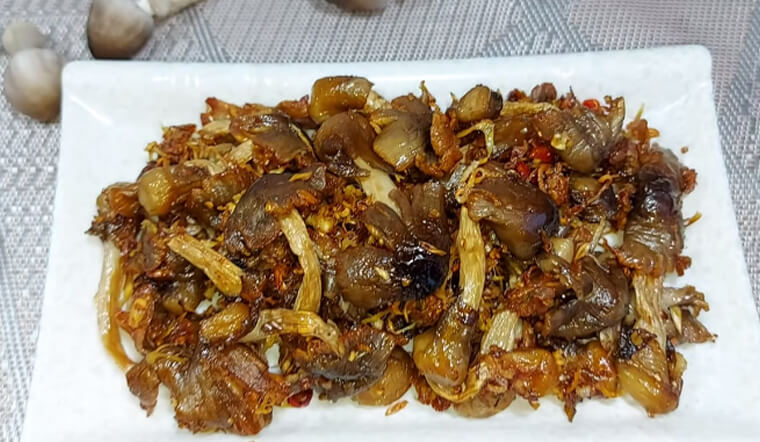Cách làm khô nấm rơm để càng lâu ăn càng ngon