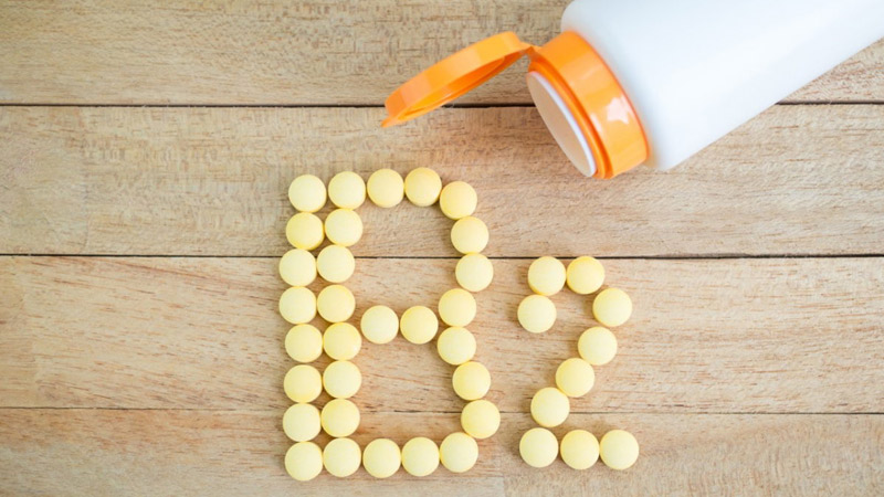Điều trị thiếu vitamin B2 bằng cách bổ sung vitamin B2 đường uống 5mg đến 10mg