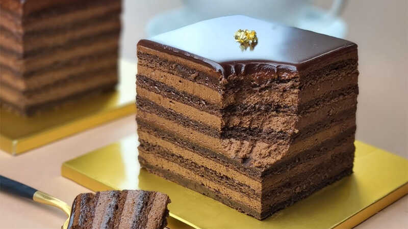 Learn how to make soft chocolate cake without using flour