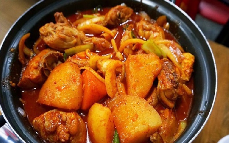 How to make delicious Korean-style chicken with potato stew