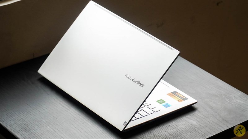 Có nên mua laptop ASUS không? ASUS là hãng nào, xuất xứ từ đâu, có những điểm mạnh gì? Mua dòng nào tốt?