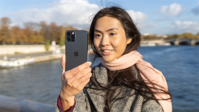 Tại sao mọi người lại phát cuồng vì những chiếc iPhone đến như vậy, mỗi lần sự kiện ra mắt sản phẩm mới thì cộng đồng lại sôi sục?