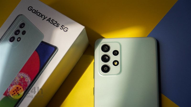 Galaxy A52s 5G sở hữu cụm 4 camera với độ phân giải tương đối cao. Galaxy A52s 5G sở hữu cụm 4 camera với độ phân giải tương đối cao.