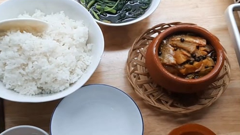 Detailed instructions on how to make a delicious dish of dried squid with pork belly