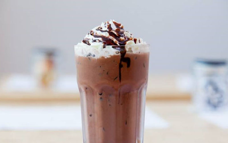 Instructions on how to make simple “divine” iced chocolate at home