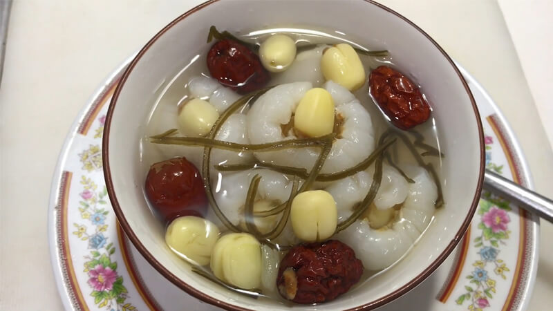 How to make delicious red apple and lotus seed tea for insomnia is extremely effective