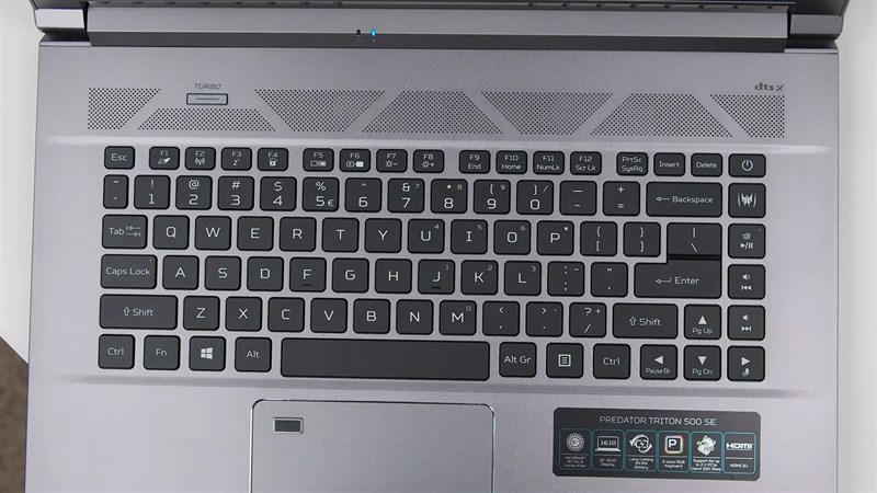 Bàn phím của Acer Predator Triton 500 SE. Nguồn: Digital Trends.
