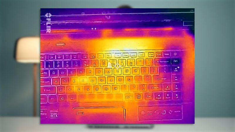 Khi hoạt động hết công suất, nhiệt độ ở khu vực bàn phím trên Acer Predator Triton 500 SE có nhiệt độ dao động từ 48 - 49 độ C. Nguồn: Matthew Moniz. Khi hoạt động hết công suất, nhiệt độ ở khu vực bàn phím trên Acer Predator Triton 500 SE có nhiệt độ dao động từ 48 - 49 độ C. Nguồn: Matthew Moniz.