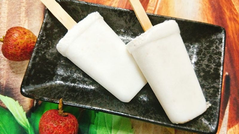 How to make delicious lychee ice cream without a simple machine for an uncomfortable hot day