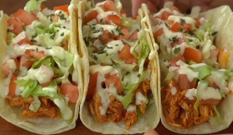 Công thức làm món Tacos gà kiểu Mexico với nước sốt tỏi cực dễ làm tại nhà