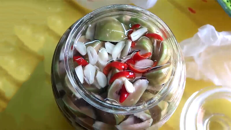 How to make easy sweet and sour pickled figs at home