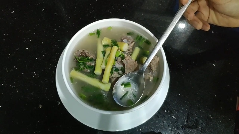 Canh ngó khoai nấu xương