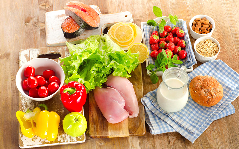 Người bệnh nên bổ sung thực phẩm giàu protein, trái cây, nước ép trái cây, rau,...