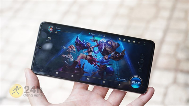 Xiaomi 11T 5G với pin cực trâu, chơi game thả ga.