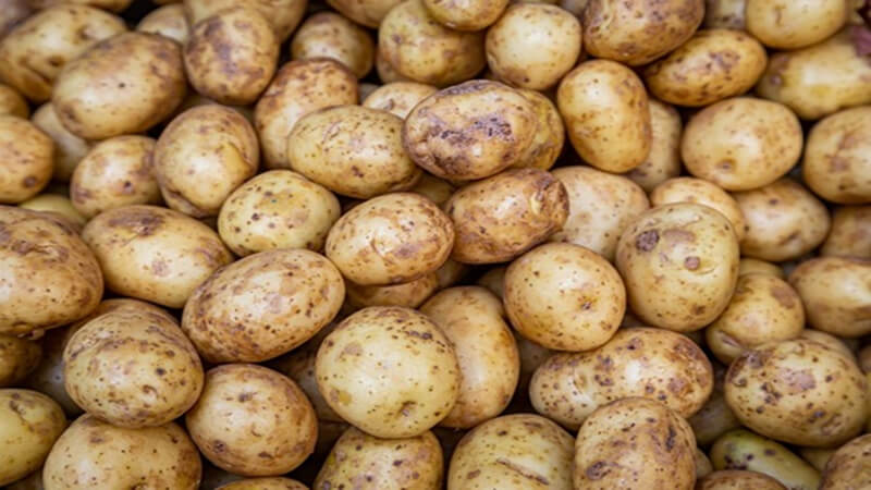 Reduce dark circles with fresh potatoes