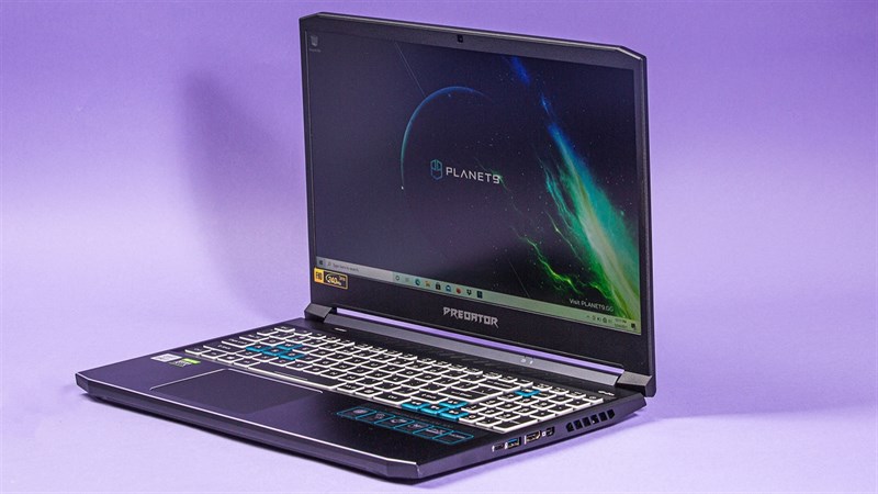 Acer Predator Helios 300 (2021) là một mẫu laptop gaming đáng mua với nhiều ưu điểm. Nguồn: PCMag.