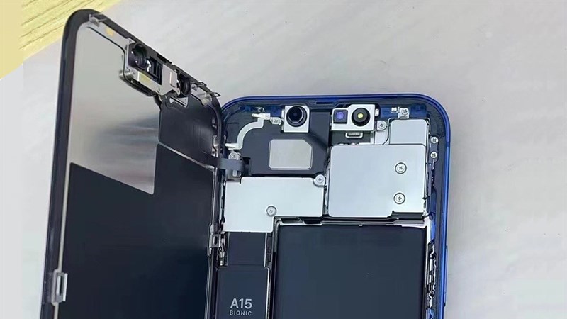 iPhone 13: iPhone 13 được cho là một trong những chiếc smartphone đáng mong chờ nhất năm nay với việc thiết kế mới, nhiều cải tiến về cấu hình và camera. Với màn hình lớn hơn, tính năng chụp ảnh động và cải tiến khả năng chống nước, chiếc iPhone 13 sẽ khiến bạn phải say mê. Hãy xem hình ảnh gần đây được liên quan đến từ khóa \