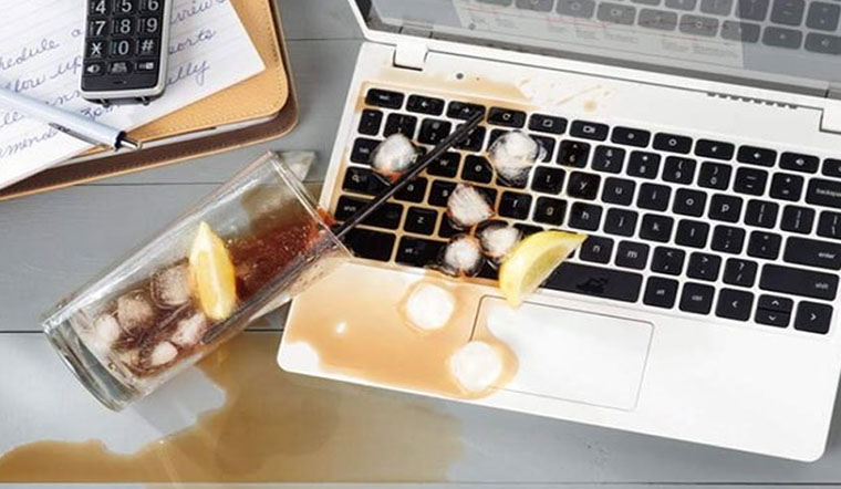 Cấp cứu nhanh chóng laptop bị vô nước hạn chế hỏng máy