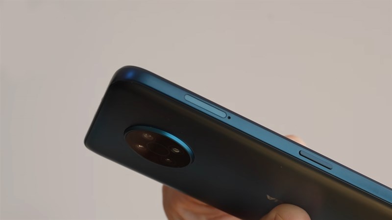 Cạnh trái của Nokia G50