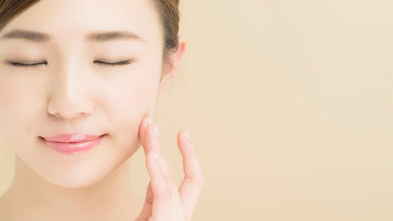 Khi sở hữu làn da nhạy cảm, bạn nên dùng sản phẩm chăm sóc da không có mùi.