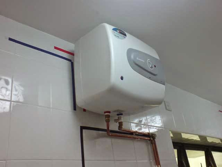 Ở nhà chung cư nên mua máy nước nóng gián tiếp hay trực tiếp? > Lắp đặt máy nước nóng gián tiếp