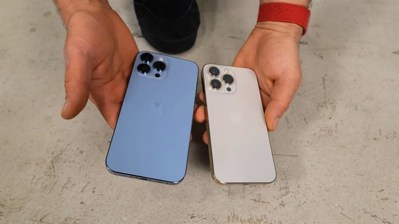 Thử độ bền iPhone 13 Pro và Pro Max: Rơi từ độ cao gần 2m vẫn an toàn Thử độ bền iPhone 13 Pro và Pro Max: Rơi từ độ cao gần 2m vẫn an toàn