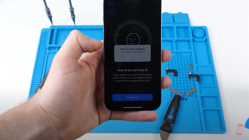 Face ID có thể ngừng hoạt động nếu bạn thay màn hình của bên thứ 3 Face ID có thể ngừng hoạt động nếu bạn thay màn hình của bên thứ 3